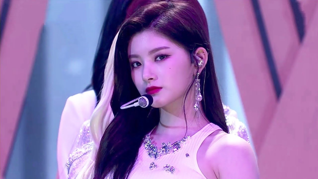 에버글로우(EVERGLOW) - 던던(DUN DUN) 교차편집(stage mix)