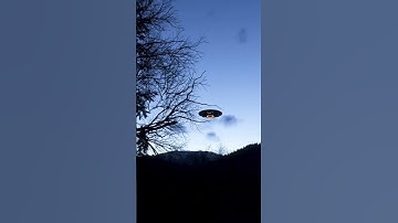 Hiker in Washington State captures footage of an unidentified flying object near the Cascades. #uap