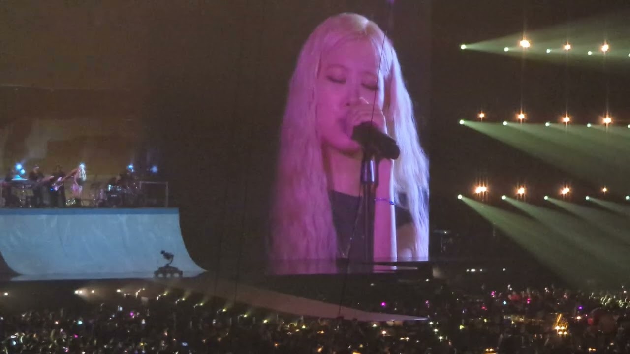 ROSÉ - stay a little longer - Gala des Pièces Jaunes 2025 in Paris