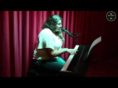 Daniela Cravo no Art Caffé Lounge Bar em Santiago de Litém
