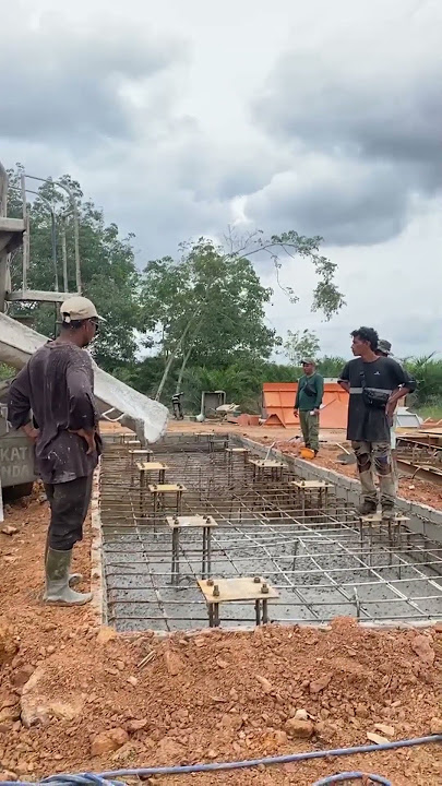 awas minggir jatuh