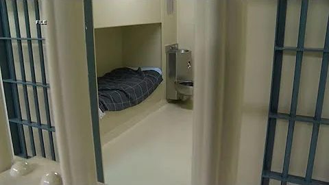 Group of lawmakers calling on Texas governor over concerns about ventialtion in prisons