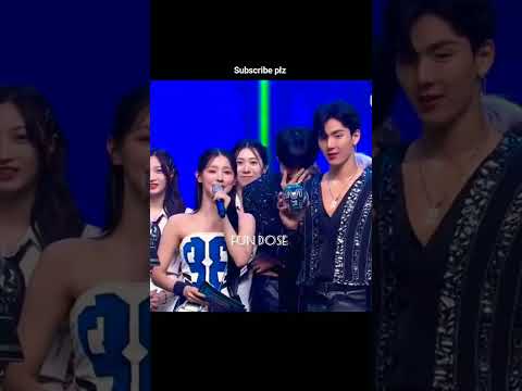 Hyungwon Can't Stop Laughing After Trophy Broke At Mcountdown Monstax Monbebe Hyungwon Shownu