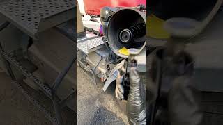 DAF truck #start after service #removing air out of system #mechaniclife #shortsyoutube #plz like