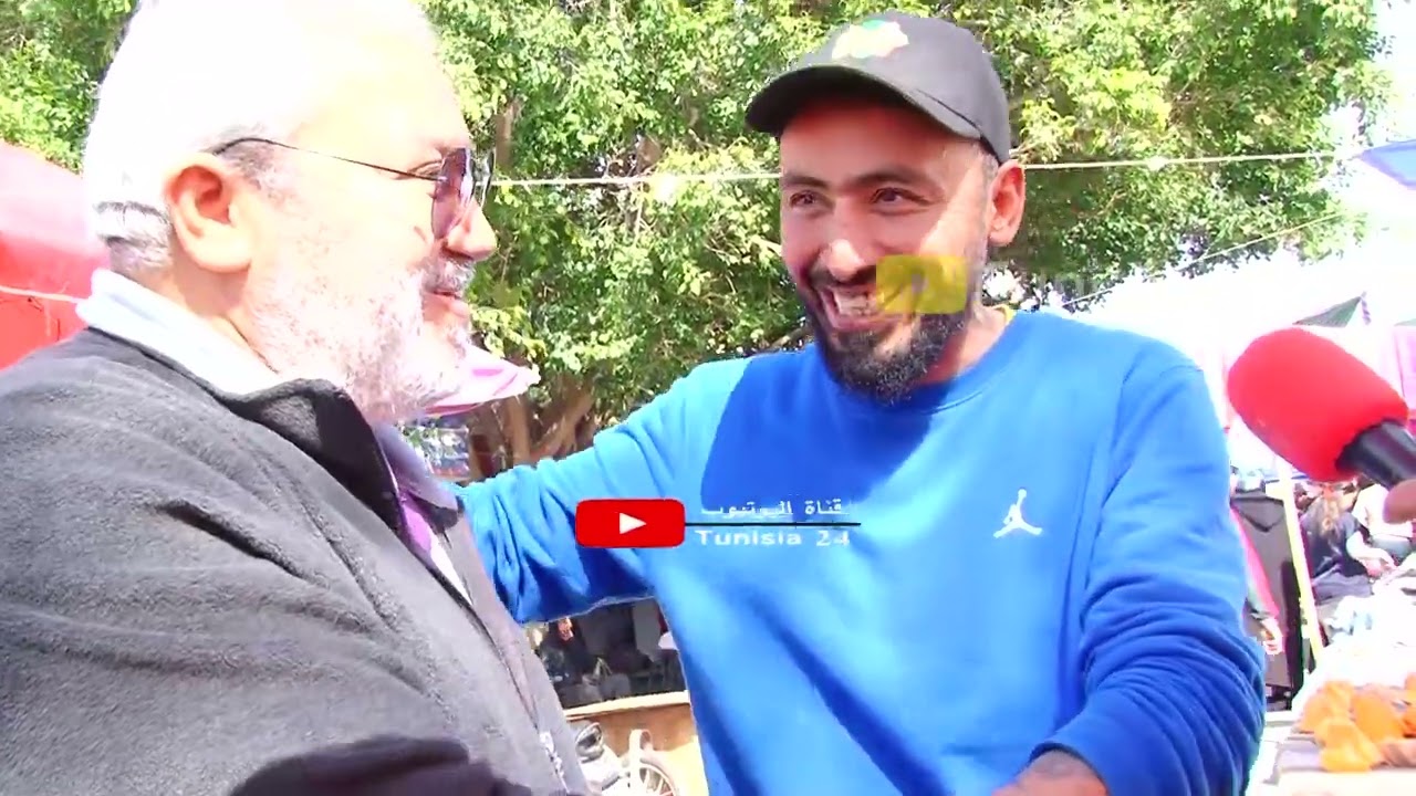 سوق حي الزهور..مبقاتلي حتى كعبة فراز..بعت الكيلو ب7د وتفاح كمل بعتو ب6د..أسعار غالية والمواطن يشري!