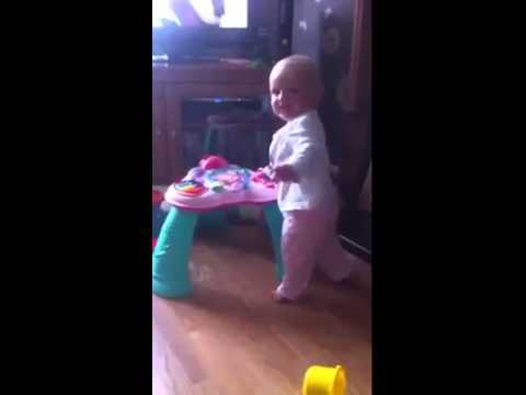 فيديو: هل العطس يرعب طفلي؟