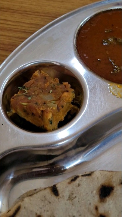 Patodi Rassa thali. Place- Bhakriwala. #shorts #youtubeshorts #patodi #rassa #thali #bhakri #food