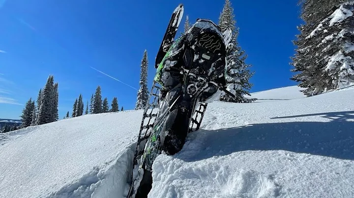CRAZY SNOWMOBILE FAILS & WINS 2022 Deep Powder Special