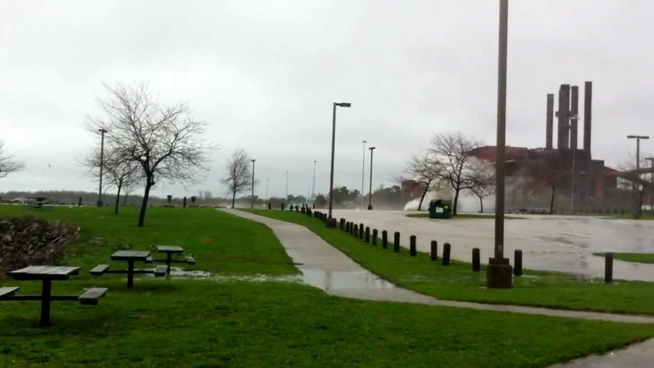Hurricane Sandy Lake Erie waves in Cleveland at E 55th St. YouTube