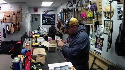 Unboxing video of the EverTune bridge