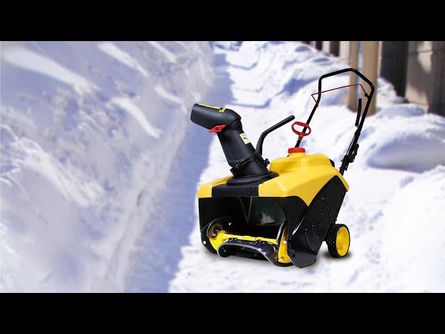 新雪と固めの雪を除雪 / エンジン除雪機 HG-K8718 - YouTube