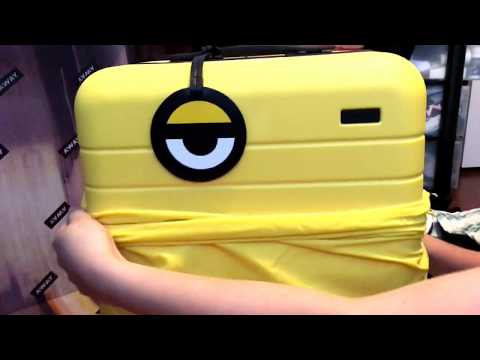 away minion luggage