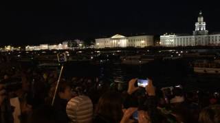 видео На теплоходе под разводящимися мостами