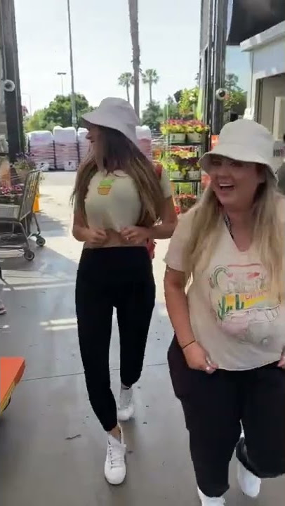 WE GOT SO MANY STAIRS FOR HAVING A BIG BUTT IN PUBLIC #shorts￼