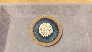 刺繍花ブローチ ダイソーのフェルトで作った簡単ブローチ 立体花 刺繍初心者向け 刺繍のやり方 Embroidery Brooch Bead Work 刺绣花胸针 Youtube