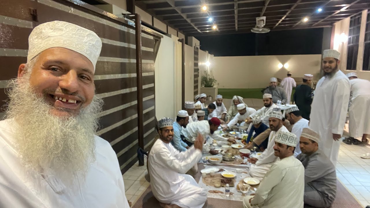 التزاور بين الجيران قُبيل رمضان،حياة اجتماعية جميلة. مع الأهالي في حي التراث، ولاية نزوى-حفظهم الله.