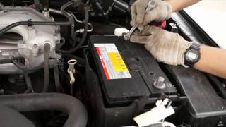 Замена аккумулятора Mitsubishi Pajero 1 - 4 видео
