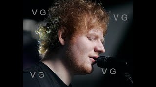 Video thumbnail of "Ed Sheeran a RTL Late Night. Ed Sheeran singt live. improviseert erop los"