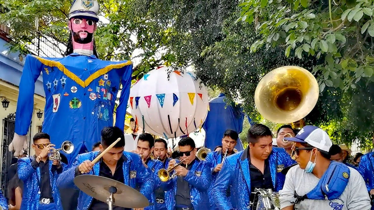 MOSCÚ & CHUNTARO, BANDA VIENTOS DEL SUR, CALENDA DE GRADUACION MEDICINA UABJO 2022