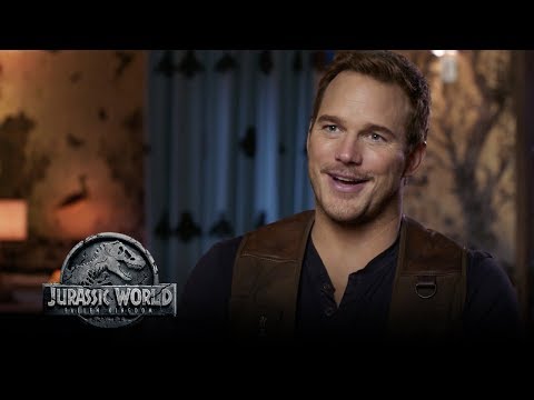 Jurassic World: Fallen Kingdom - Watch The Trailer Now! (Go Behind The Scenes) (HD)