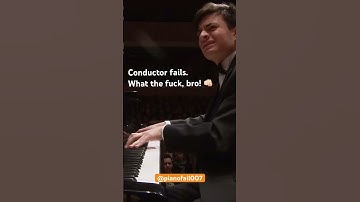 Poor #pianist! 💐 #conductor #fail in #tchaikovsky #concerto