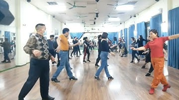 Rumba chuyển tiếp - tổ hợp đầu tiên của lớp chuyển tiếp tối Vũ Điệu Xanh