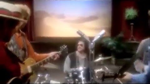 Traveling Wilburys-Runaway (Del Shannon`s song)