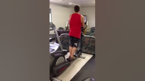 Elliptical comedy