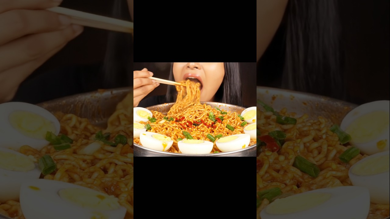 ASMR Mukbang Spicy Chowmin with Eggs 🥚🍝 