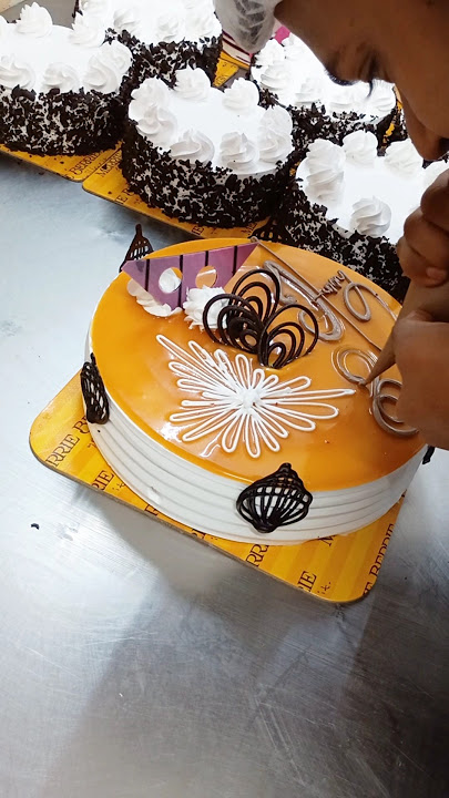 Stylish writing name on thecake #yt#ytshorts #trendingonshorts #trendingshorts #viralreels #viralrel
