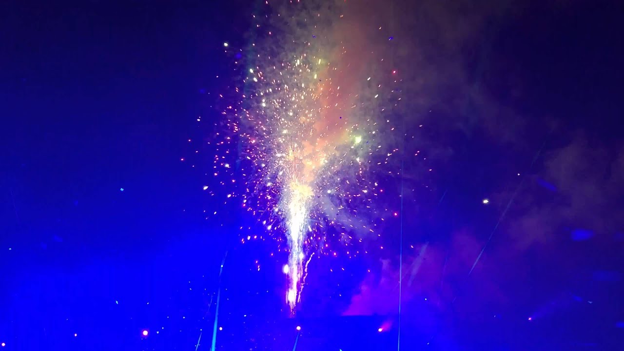 Weekend Festival 2015 - Avicii - Wake Me Up - 4K