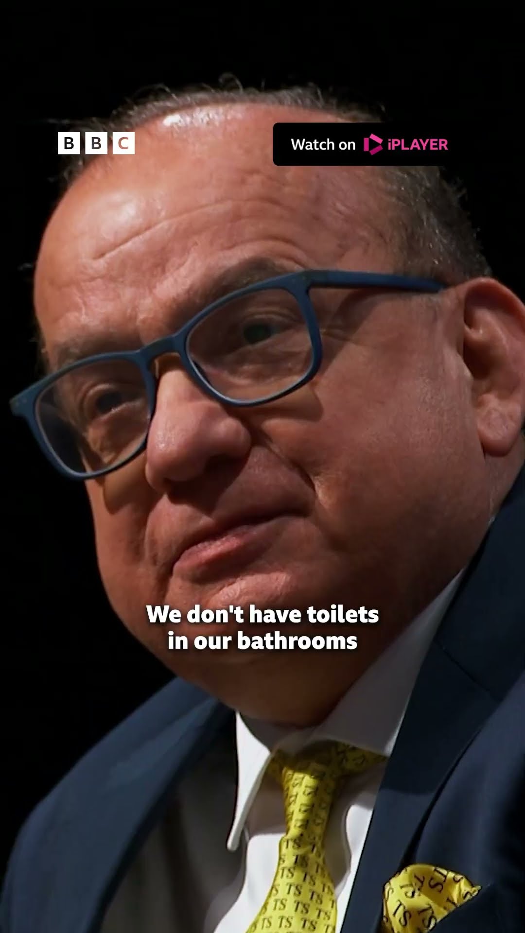 Steven Bartlett asks Deborah Meaden about her toilet habits - BBC