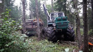 Tractors in the mud at logging sites, soft ground, fast loading screenshot 4