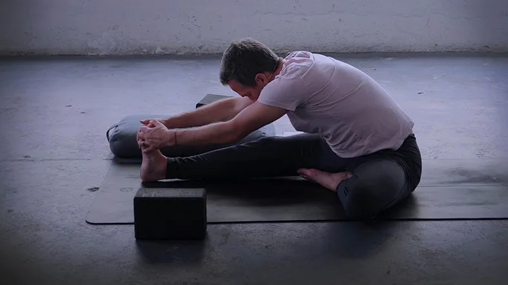 30min. Yin Yoga "Serenity" with Travis