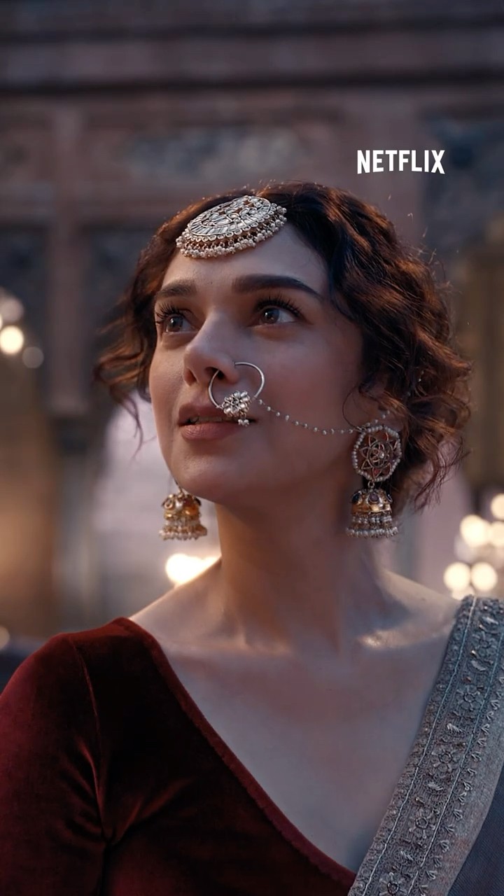 Aditi Rao Hydari Leaves Zayed Khan SPEECHLESS with Her Walk ? #Heeramandi #NetflixPlayback2024