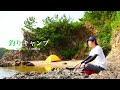隠された小さな砂浜にテントを張り、磯から魚を狙う釣りキャンプ生活。