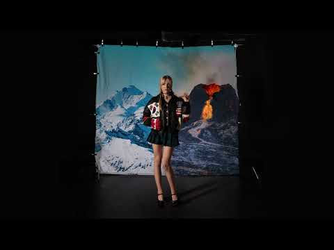 XYLØ - red hot winter (Official Visualizer)