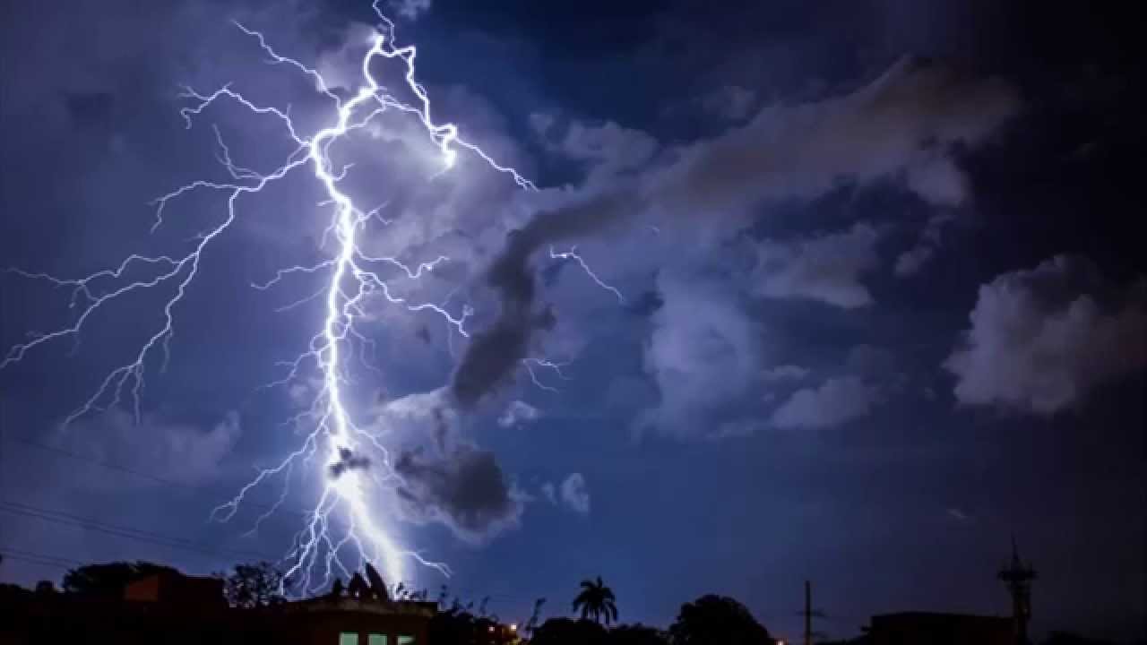 Tormenta en Santo Domingo, relampagos y truenos/ Thunder storm time