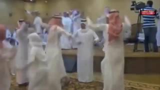 رقص سعوديين على مهرجان مصرى تحشيش