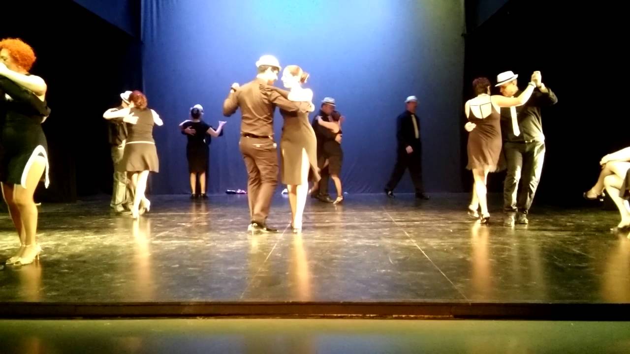 Grupo de Baile de Luis y Ventura bailando Tango en Sala Russafa