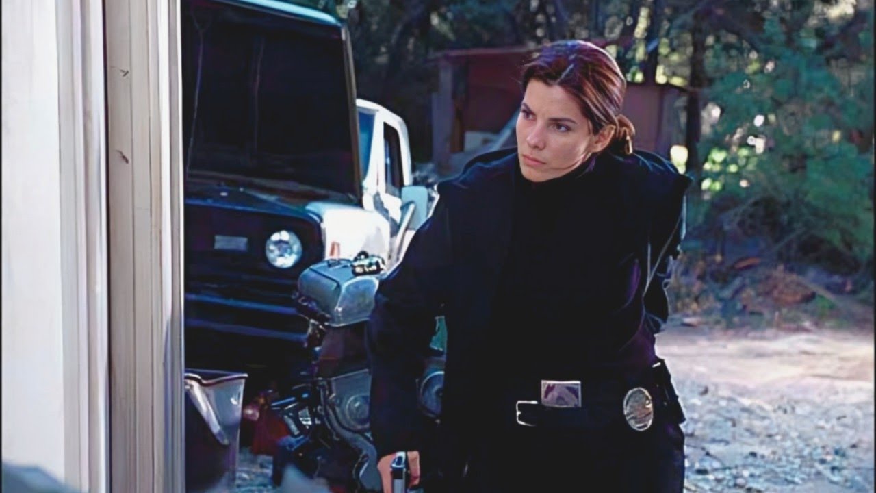 محققة ذكية بتحقق في جريمة قـ تـل غامضة وبتتصدم لما بتعرف الجـاني والنهاية غير متوقعة / ملخص فيلم 