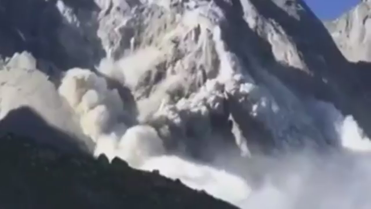 Naturspektakel: Gigantischer Gletscher zerbricht