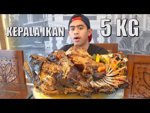MUKBANG KEPALA IKAN TERBESAR YANG PERNAH GUA MAKAN DI KEPALA MANYUNG BUK FAT