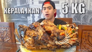 MUKBANG KEPALA IKAN TERBESAR YANG PERNAH GUA MAKAN DI KEPALA MANYUNG BUK FAT