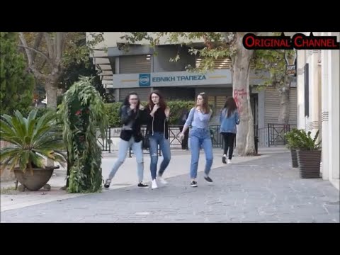 bushman-prank-on-girls-in-greece