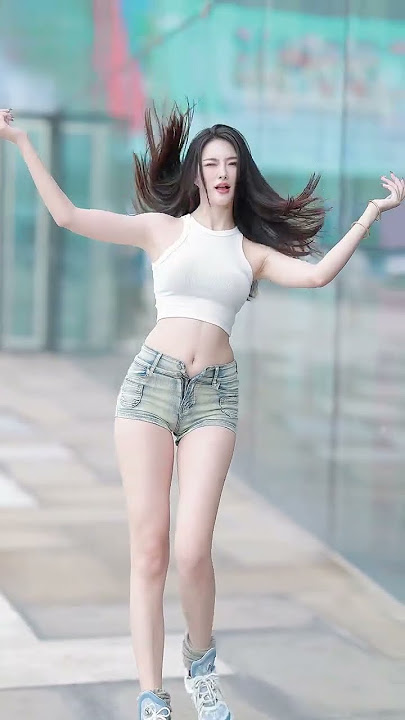 Download lagu #Fair-skinned and beautiful#Beautiful and charming lady#Charming woman Xinxin Ya