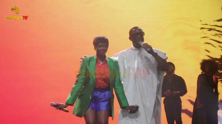 DAREY ART ALADE SHARES THE STAGE WITH WAJE AT THE ENTERTAINMENT WEEK AFRICA