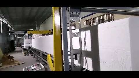 Continuous foam making machine