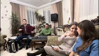Yoanid, Larisa & Iulian- Vino Doamne-n casa mea