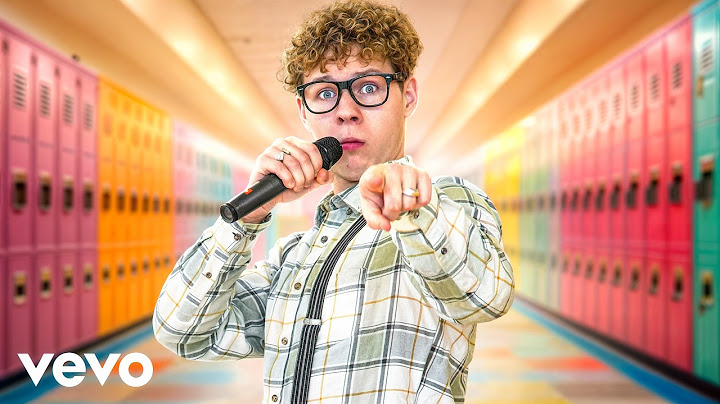 De Nerd Song: Huiswerk voor het hele Jaar 📚🤓 (Sketch Comedy Parodie)